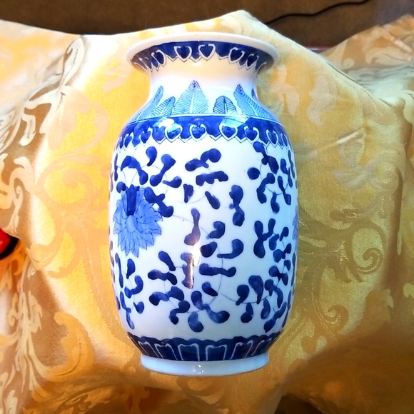 Source Unknown Art Asian Blue And White Urn Vase Backstamp Poshmark